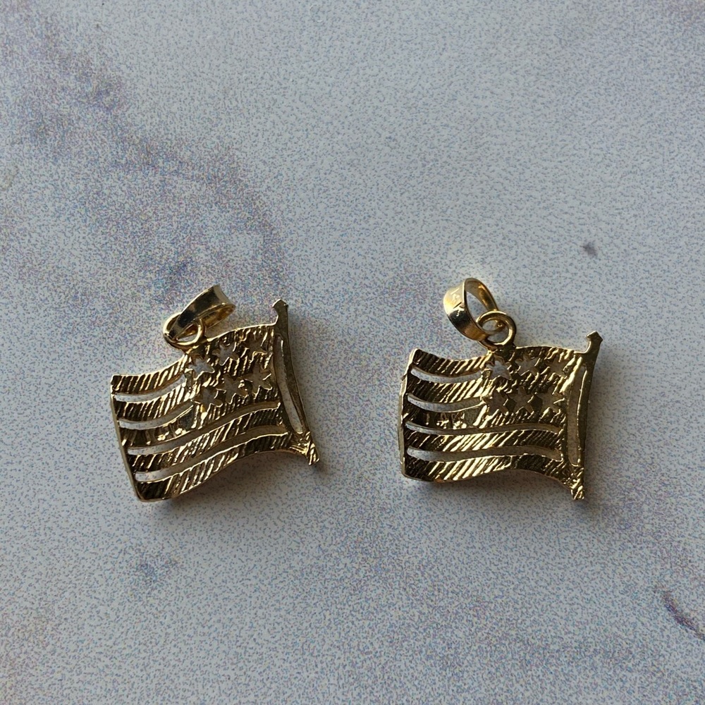 Solid 14kt yellow gold flag pendant